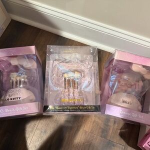 Hello Kitty Pink and Gold Brush Collection